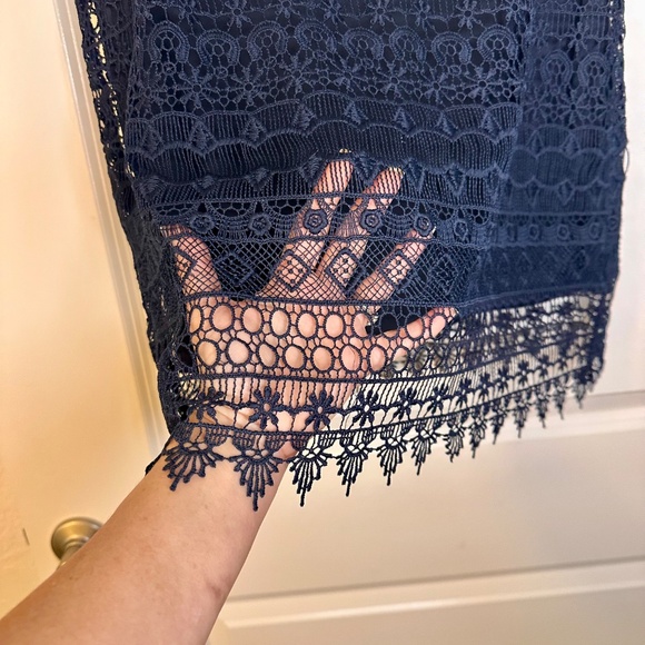 Adiva, Navy Blue Layered Lace Sleeveless Top, Size: M - Picture 5 of 10